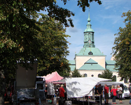 kyrkan och torget i Karlshamn