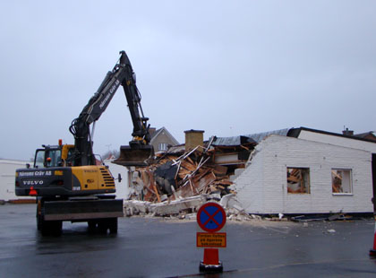 rivs för att få luft och ljus